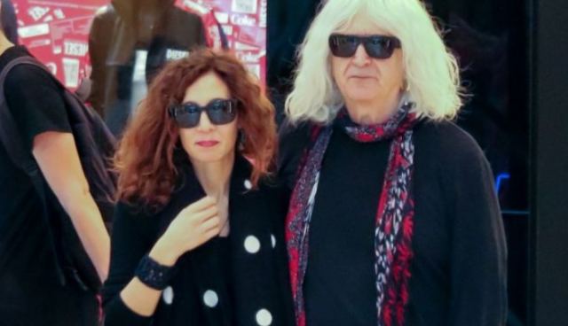 Νίκος Καρβέλας: Έγινε πατέρας για τρίτη φορα - Γέννησε η σύντροφός του Έλενα Φερεντίνου