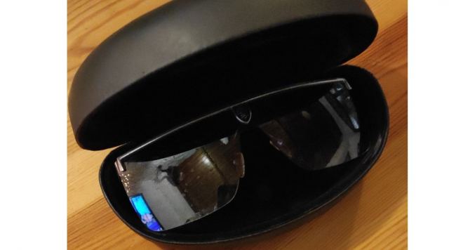 Βρέθηκαν τα γυαλιά της φωτογραφίας...