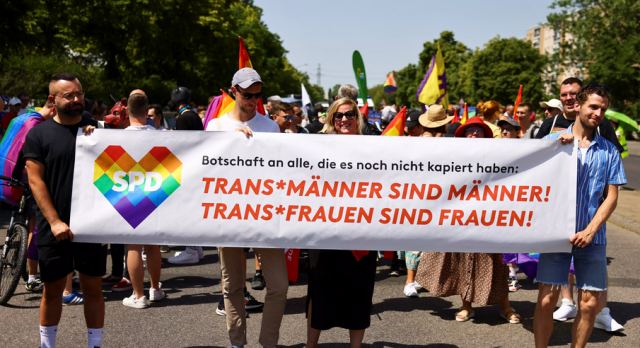 Η Γερμανία κατοχύρωσε το δικαίωμα αυτοπροσδιορισμού του φύλου