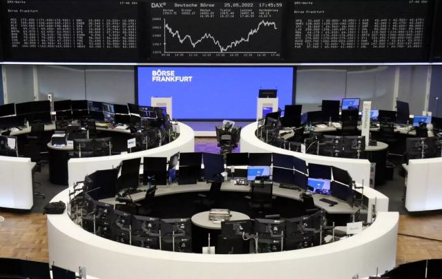 Γερμανία: Βλάβη στο σύστημα πιστωτικών καρτών – Χάος σε καταστήματα, σούπερ μάρκετ, βενζινάδικα