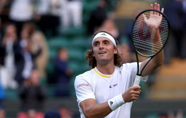 Στέφανος Τσιτσιπάς: «Χτενίζω 20 λεπτά την ημέρα τα μαλλιά μου»