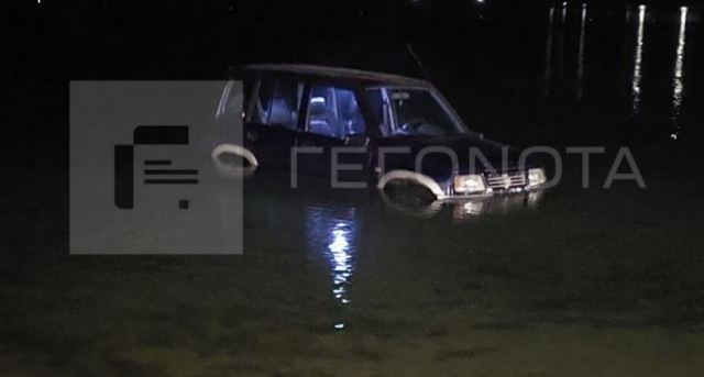 Πήγε για φαγητό και βρήκε το αυτοκίνητό του στη θάλασσα