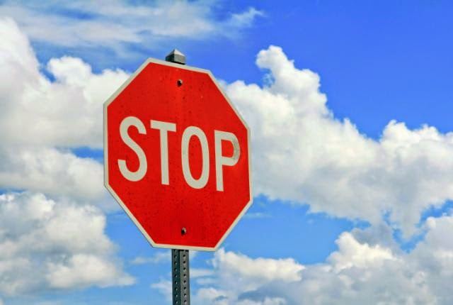 Παραβίασε «STOP» και συγκρούστηκε με φορτηγό