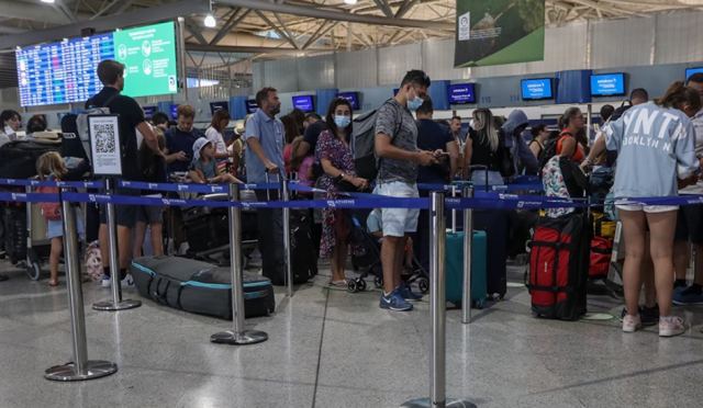 Τουρισμός: «Έκρηξη» αφίξεων – Στα 8 εκατομμύρια οι τουρίστες που ήρθαν στην Ελλάδα το α' εξάμηνο του 2022