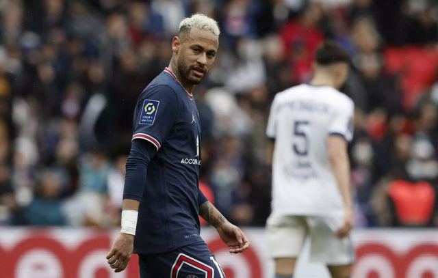 Νεϊμάρ: «Στο Λονδίνο οι εκπρόσωποι του Βραζιλιάνου για συζητήσεις με την Τσέλσι» λέει το ESPN