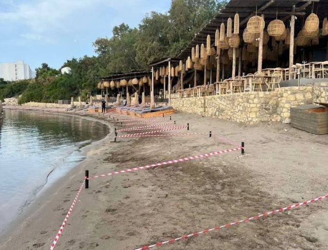 Ρόδος: 28.560 ευρώ πρόστιμο και αυτόφωρο στον νόμιμο εκπρόσωπο της επιχείρησης για τις παράνομες ξαπλώστρες