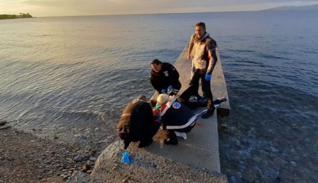 Αυτοκίνητο χτύπησε δρομέα και τον πέταξε στη θάλασσα