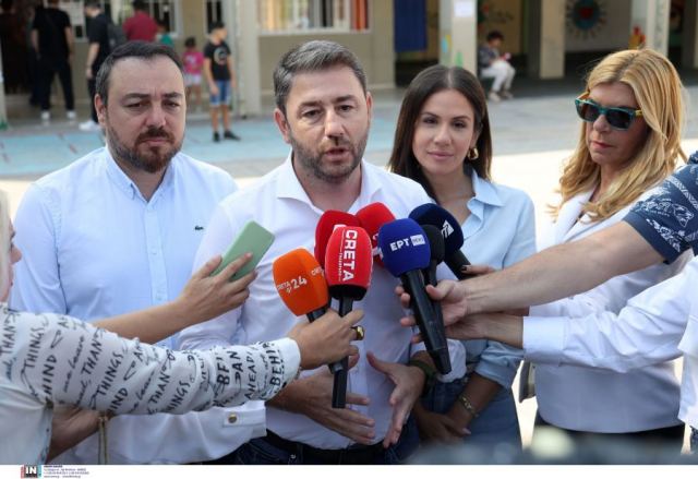 Ανδρουλάκης: Πετύχαμε μια μεγάλη νίκη -Πρώτη ήττα Μητσοτάκη