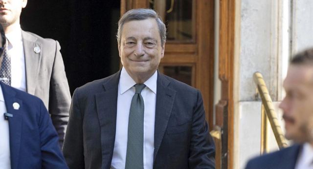 Ιταλία: Ανοίγει τα χαρτιά του σήμερα ο Ντράγκι - Διεθνής πανστρατιά για την παραμονή του