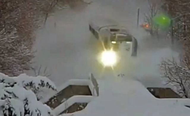 Κακοκαιρία «Ελπίς»: Μήνυση κατά παντός υπευθύνου από επιβάτες του τρένου που «κόλλησε» στην Οινόη