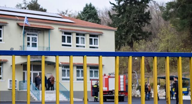 Σέρρες: «Αν περνούσε 3 εκατοστά πιο ψηλά η πόρτα, το παιδί θα σωνόταν» λέει ο θείος του