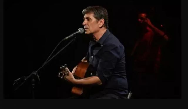 Σωκράτης Μάλαμας: Η απάντησή του στις αντιδράσεις μετά από συναυλία του, επειδή ζήτησε να κατέβει πανό για το Λιγνάδη