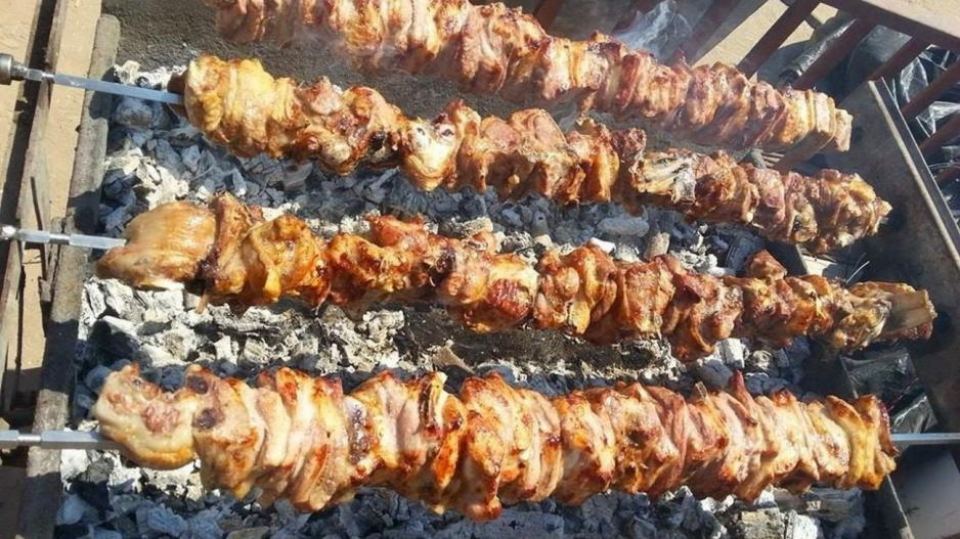 Λαμία: Την Πέμπτη τσικνίζει και γλεντάει ο «Καφενές»!