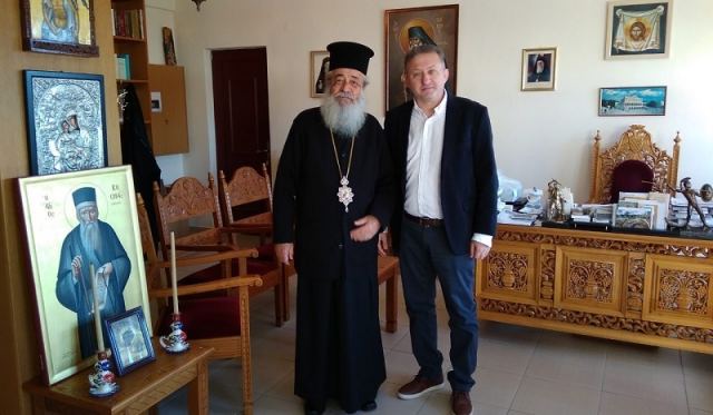 Δήμος Μακρακώμης: Πήρε την ευλογία του Μητροπολίτη ο Γιώργος Χαντζής