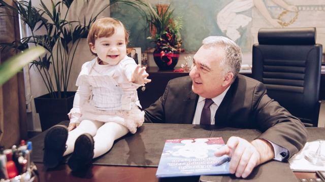 Μια ξεχωριστή επίσκεψη στον Δήμαρχο Λαμιέων που γιόρταζε!