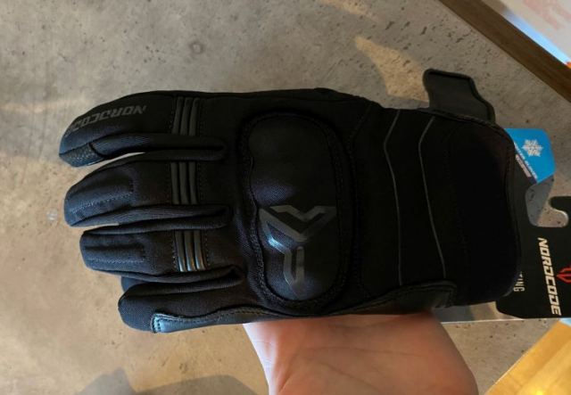 Χάθηκε γάντι μηχανής - Μήπως το βρήκατε;