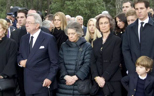 «Κλείδωσε» η λίστα των προσκεκλημένων στην κηδεία του τέως βασιλιά Κωνσταντίνου