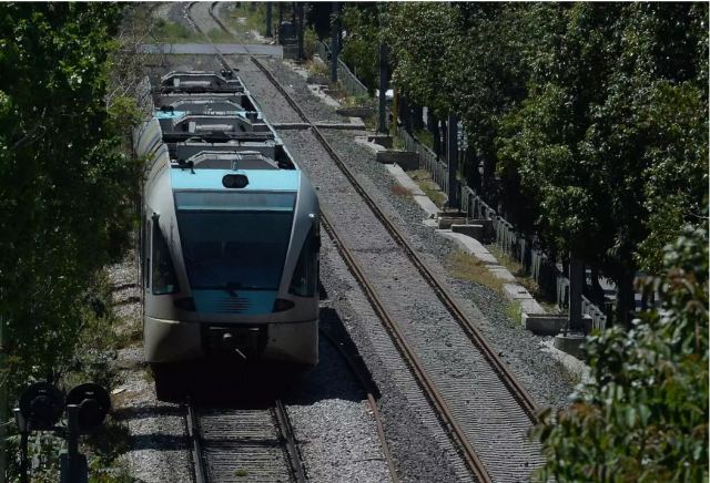 Τέμπη: «Έκαναν πάρτι, έσβηναν φώτα, μουσικές, ουίσκι» το βράδυ στο σταθμαρχείο Λάρισας – Τι καταγγέλει καθαρίστρια του ΟΣΕ