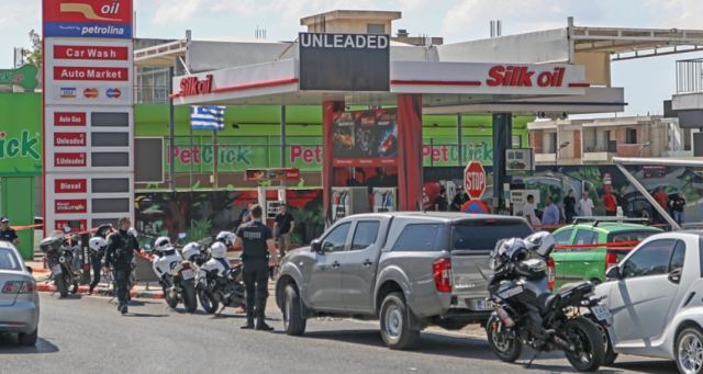 «Η νύχτα σκότωσε το παιδί μου. Οι βρώμικοι αστυνομικοί ξέρουν»