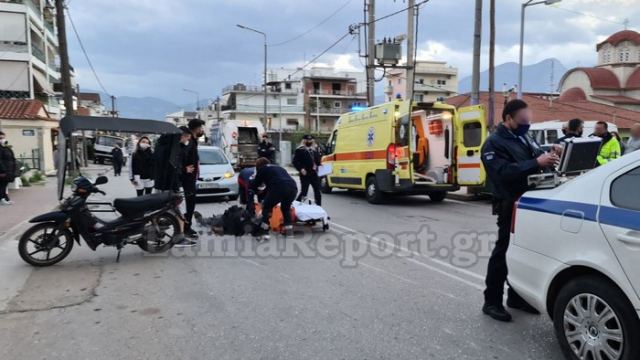 Τροχαίο με ντελιβερά στη Λαμία - Δείτε εικόνες