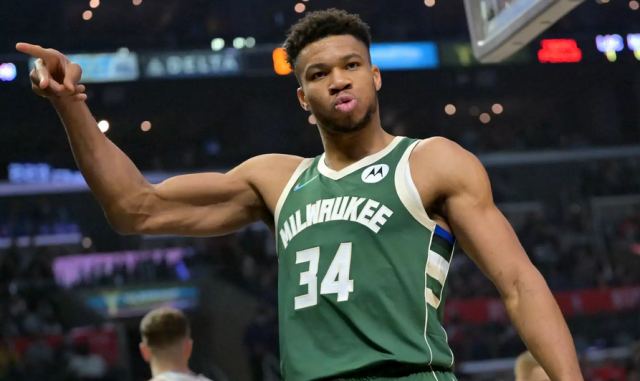 Γιάννης Αντετοκούνμπο: Γήπεδο στη Νιγηρία αφιερωμένο στον «Greek freak» με υπέροχο γκράφιτι