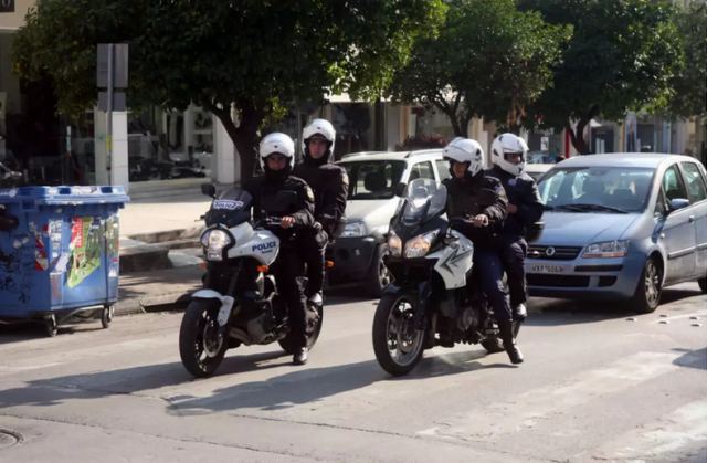 Μενίδι: Αυτοκίνητο εμβόλισε μοτοσικλέτα της ομάδας ΔΙΑΣ – Δύο αστυνομικοί στο νοσοκομείο