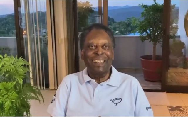 Στο νοσοκομείο ο Πελέ – Ανησυχία για την υγεία του θρυλικού Βραζιλιάνου ποδοσφαιριστή