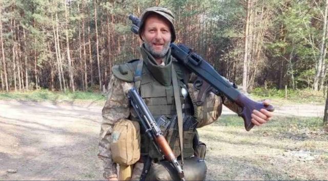 Η Ουκρανία θρηνεί για τον θάνατο του 47χρονου καταξιωμένου χορευτή που σκοτώθηκε σε μάχη