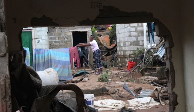 Νότια Αφρική: Βγαίνει στους δρόμους ο στρατός μετά τις φονικές πλημμύρες - Στους 443 οι νεκροί