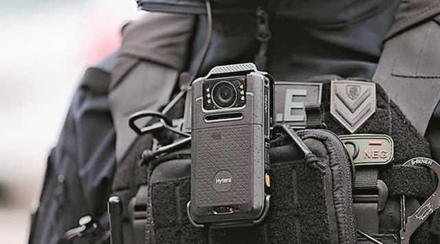 Η ΕΛ.ΑΣ. γίνεται «hi-tech»: Τοποθετούνται κάμερες στις στολές και τα περιπολικά - Θα μεταδίδουν Live