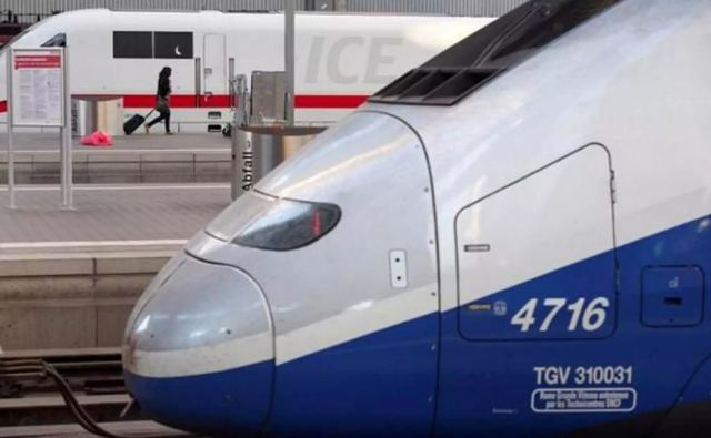 Γαλλία: Χωρίς τρένα η χώρα λόγω απεργίας – «Ο υψηλός πληθωρισμός ροκανίζει τους μισθούς μας»