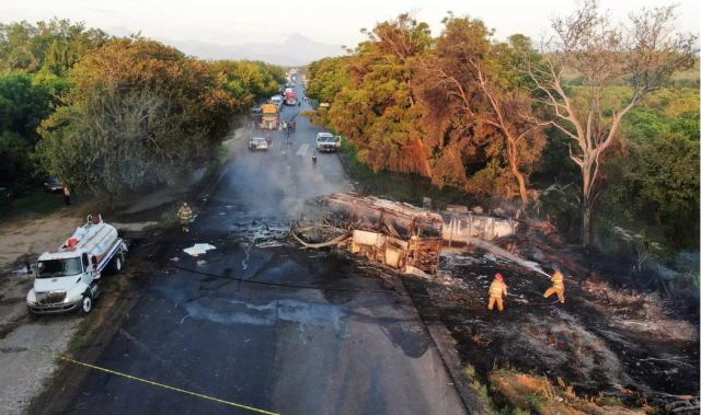Μεξικό: 18 νεκροί σε σύγκρουση τουριστικού λεωφορείου με βυτιοφόρο