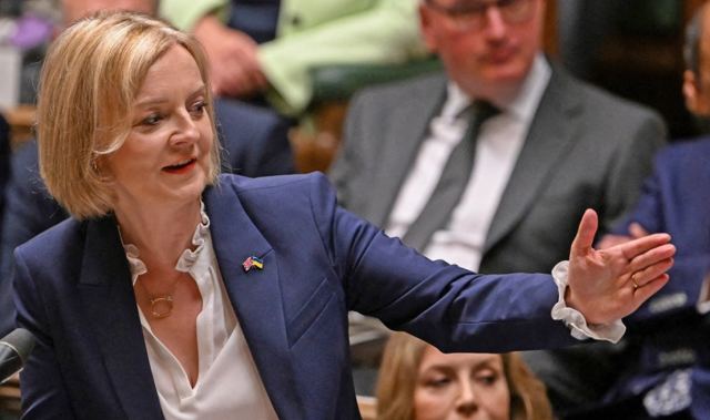 Βρετανία: «Πάγωμα» λογαριασμών ενέργειας για δύο χρόνια ανακοίνωσε η Λιζ Τρας