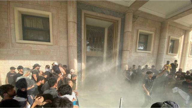 Ιράκ: Νεκροί και τραυματίες σε συγκρούσεις οπαδών και αντιπάλων του Μοκτάντα Σαντρ