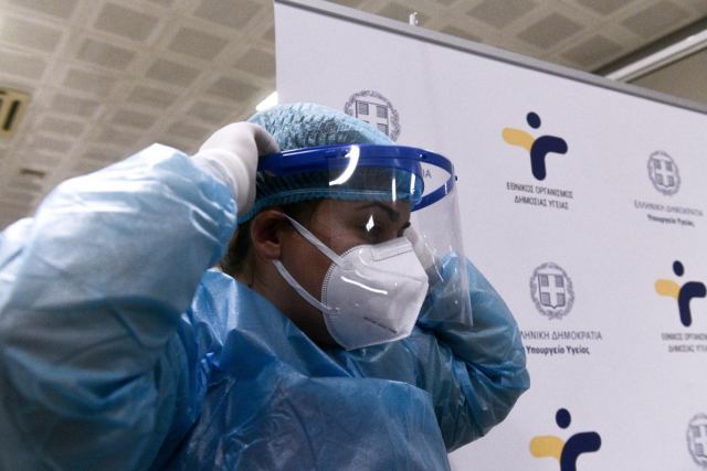 Κορωνοϊός: 8.223 κρούσματα σήμερα με 180 επαναλοιμώξεις – Στους 329 οι διασωληνωμένοι, 77 νέοι θάνατοι