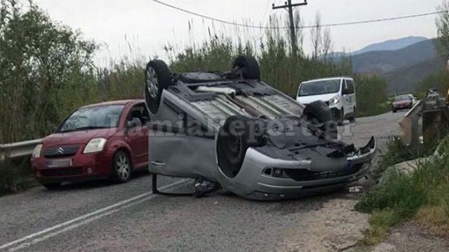 Τούμπαρε μέσα στο δρόμο - ΦΩΤΟ