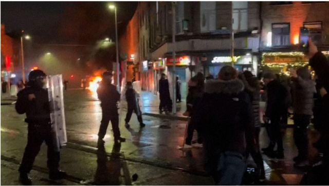 Επεισόδια στο Δουβλίνο μετά την επίθεση Αλγερινού με μαχαίρι σε σχολείο – Σε κρίσιμη κατάσταση ένα κορίτσι
