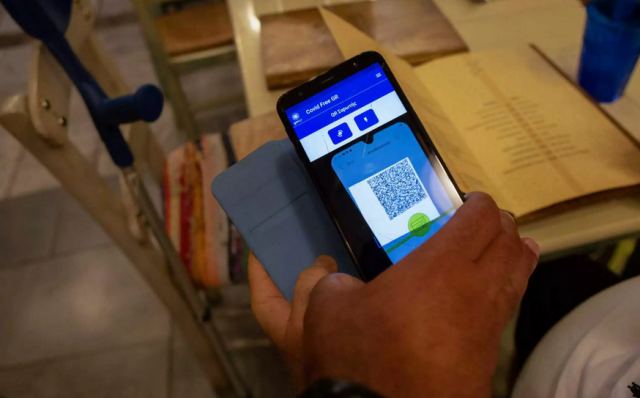 Πλεύρης για πιστοποιητικά: Δεν καταργούνται, θα ενοποιηθούν νόσησης και εμβολιασμού – Τι θα αλλάξει