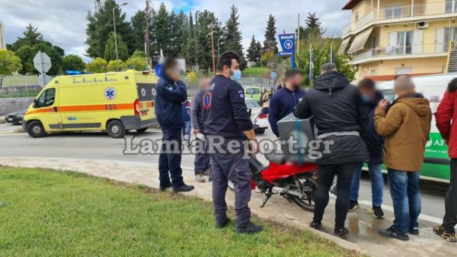 Λαμία: Τροχαίο με ντελιβερά και μπετονιέρα - Δείτε εικόνες