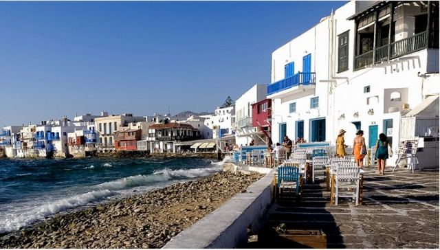 Τουρισμός - Μύκονος: Καταγγελία εργαζόμενης για τις συνθήκες διαμονής - «Δωμάτια με μούχλα και κατσαρίδες»