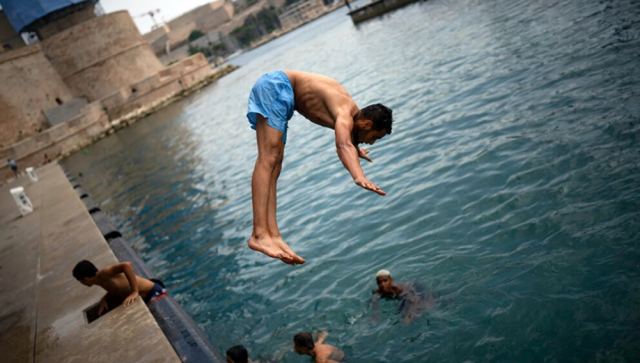 Βράζει η Γαλλία, φλέγεται η Ισπανία