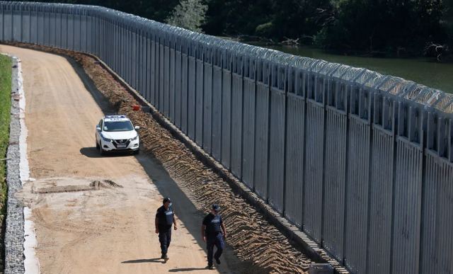 Θεοδωρικάκος: Χθες επιχείρησαν να περάσουν από Έβρο 1.500 παράνομοι μετανάστες