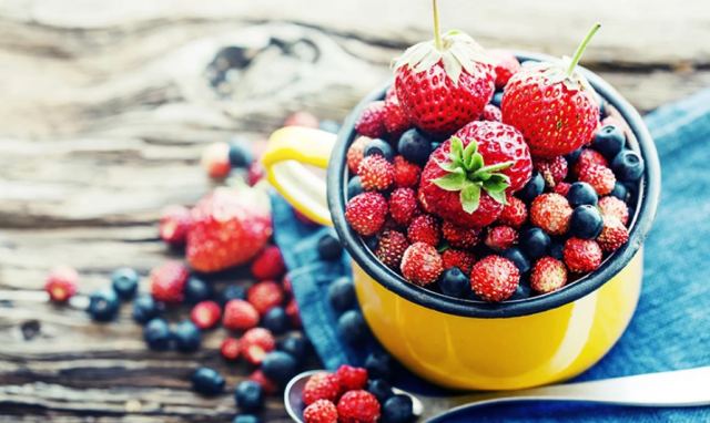 Οι καλύτερες τροφές για να «αποτοξινώσετε» το σώμα σας με φυσικό τρόπο