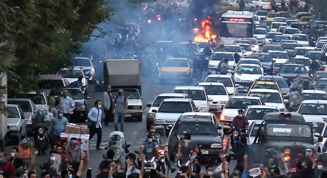 Ιράν: Να προσαχθούν όσοι διαδίδουν fake news, ζητούν οι Φρουροί της Επανάστασης - Τουλάχιστον 11 οι νεκροί