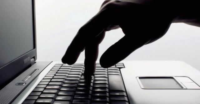 Προσοχή νέα απάτη: Στέλνουν μήνυμα με αποστολέα τον «αρχηγό της αστυνομίας»