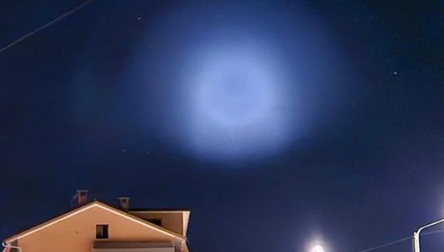 To παράξενο φαινόμενο με το τεράστιο «φωτοστέφανο» στον ουρανό της Ιταλίας