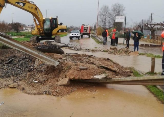 Προληπτική εκκένωση κοινότητας στα Φάρσαλα