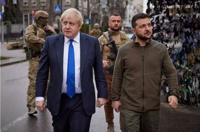 Πόλεμος στην Ουκρανία – Βολοντίμιρ Ζελένσκι: Η Δύση να ακολουθήσει το παράδειγμα της Βρετανίας