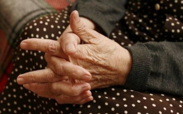 Η γιαγιά ξύπνησε και είδε τους ληστές