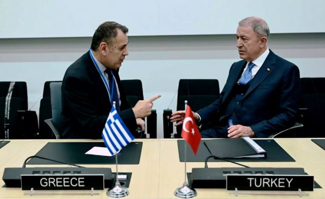 Επικίνδυνα παιχνίδια της Τουρκίας στο Αιγαίο - Ο Ακάρ έκανε τον ανήξερο στον Παναγιωτόπουλο